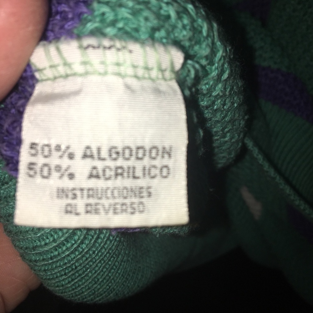 Lacoste sweater - Picture 6 of 8